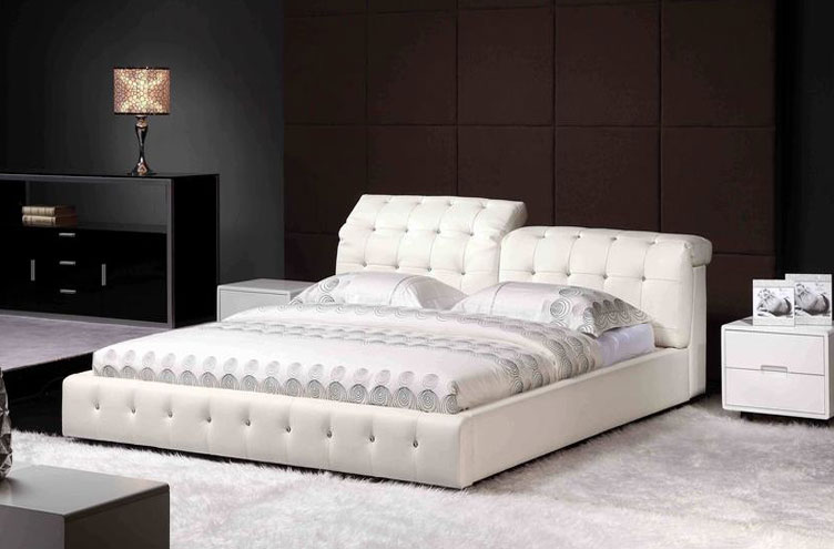 Letto in pelle su misura marte. Letto in pelle su misura marte.